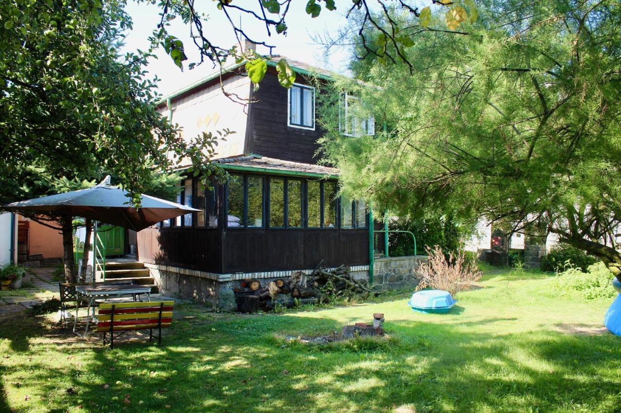 Old Summer House With Renovated Bathroom Prague Exterior photo
