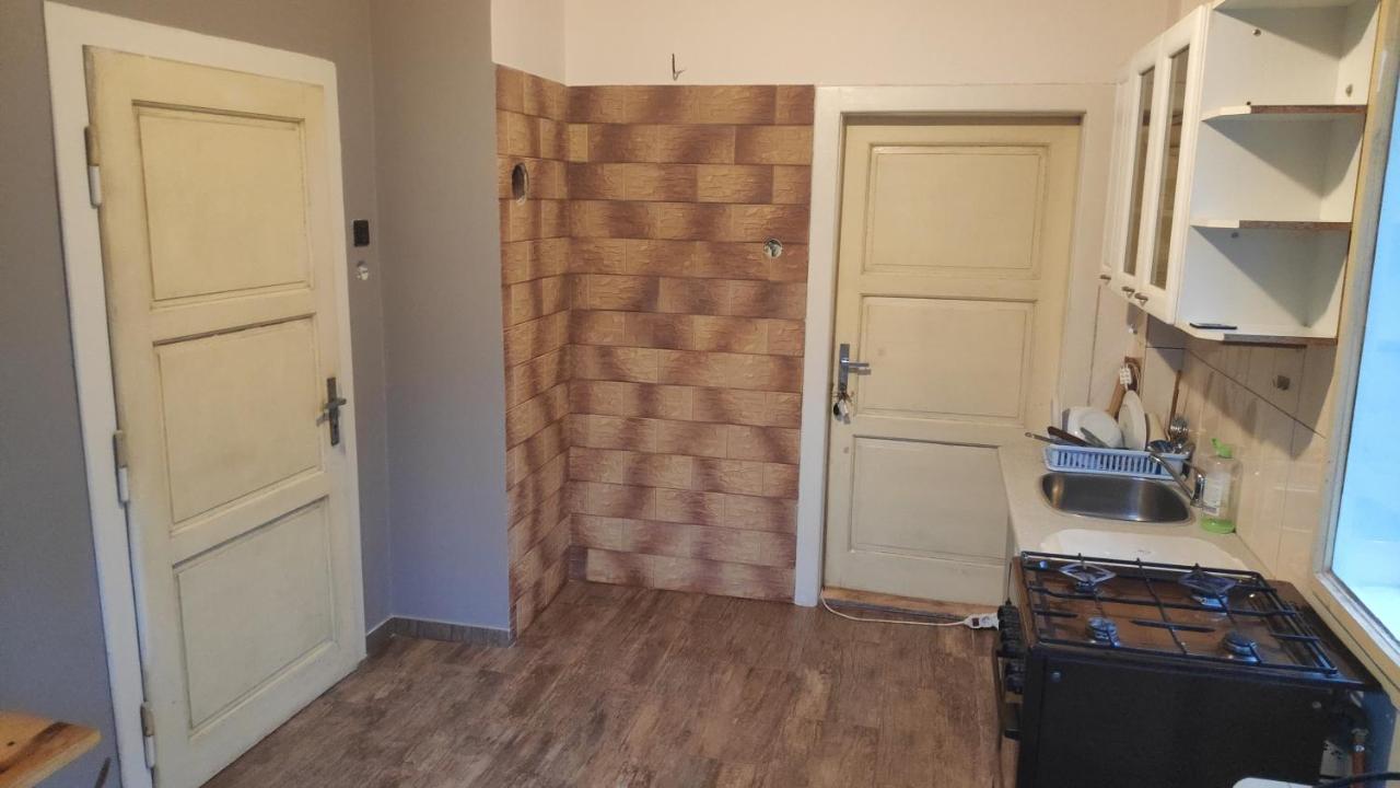 Old Summer House With Renovated Bathroom Prague Exterior photo